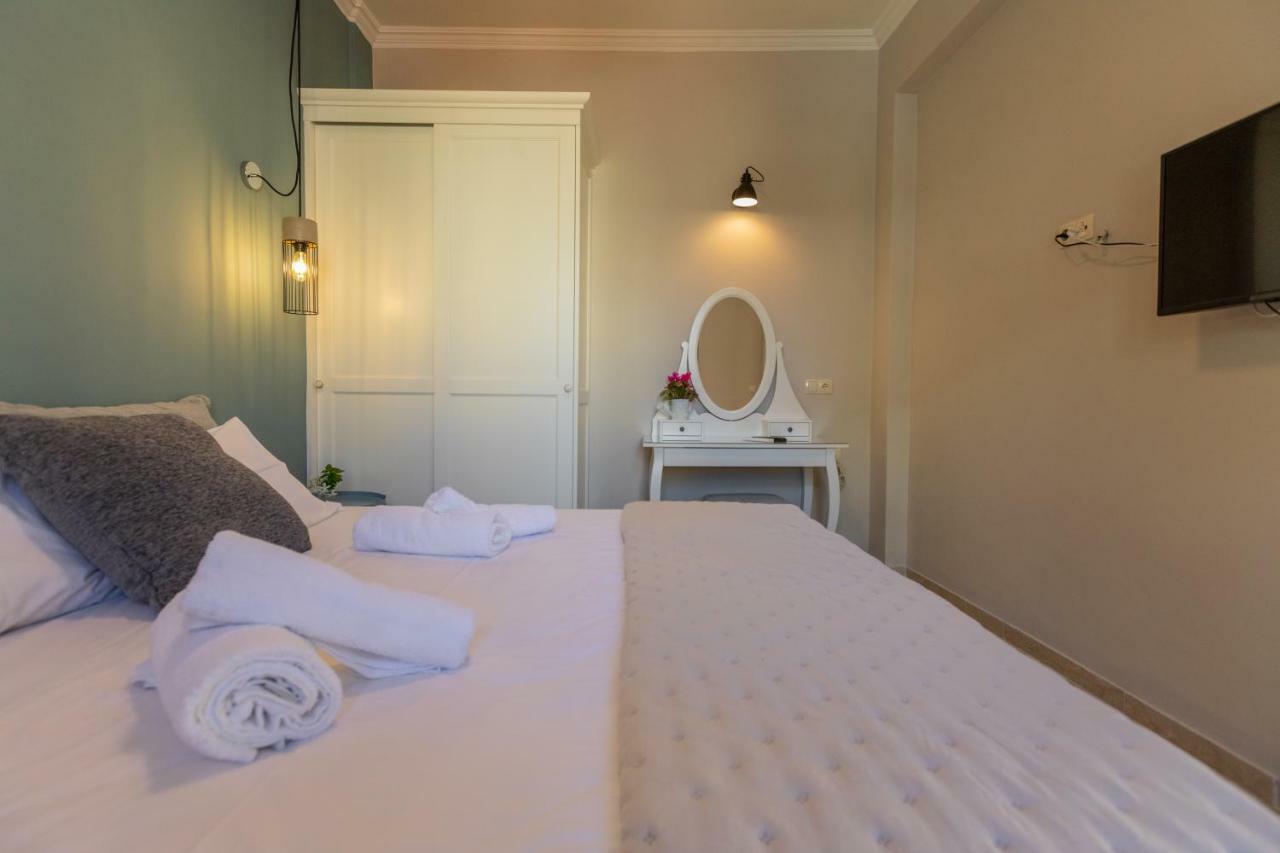 Aura Central Apartments อาร์กอสโตลี ภายนอก รูปภาพ